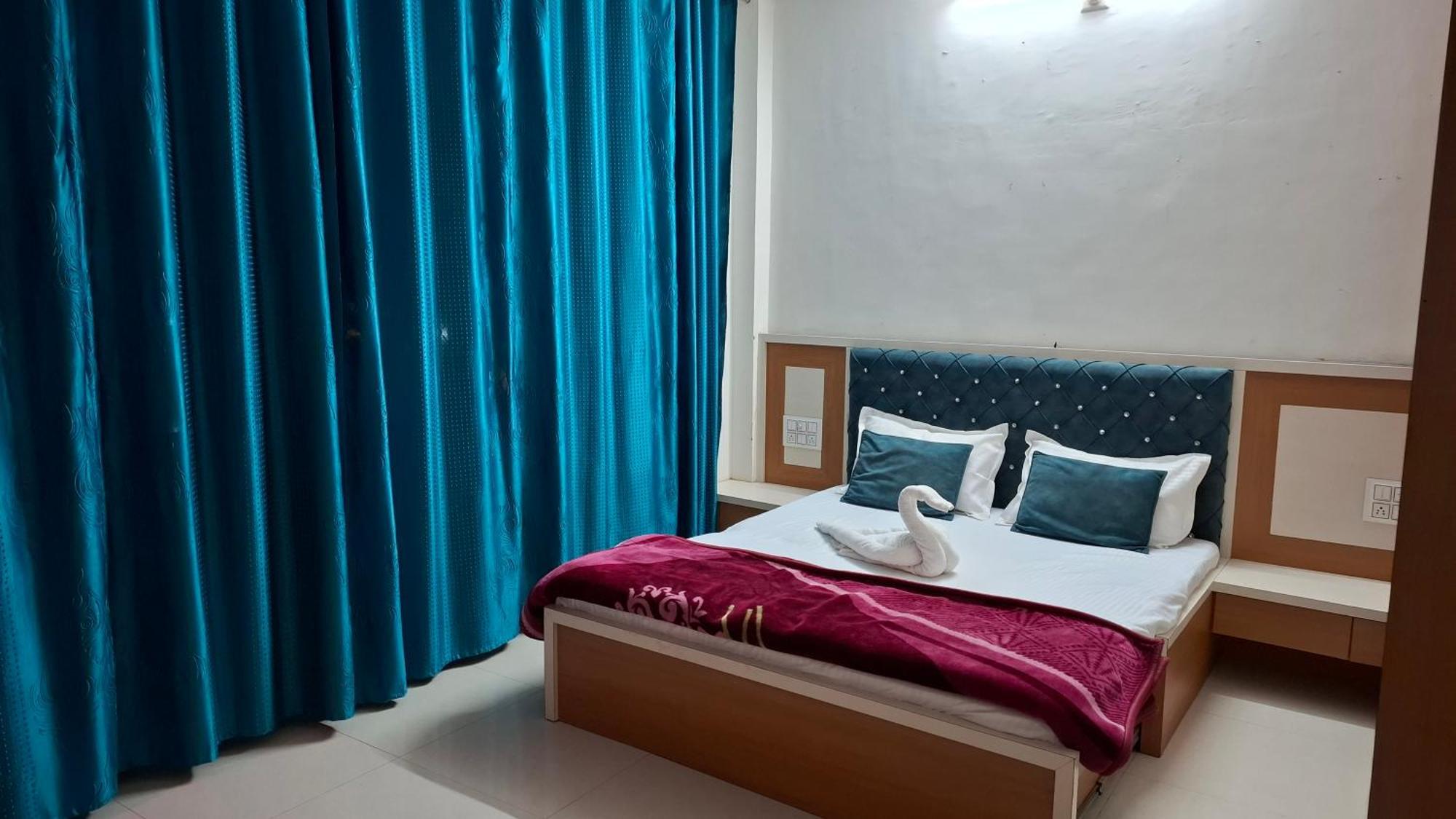 Antariksh Hotel Udaipur Exterior photo